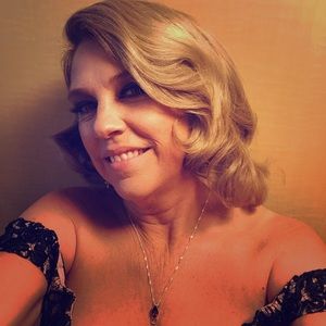 Meet your Posher, Loriann